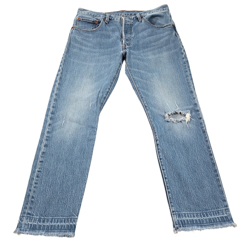 Levis 501 Original Fit Jeans Mens 30x26 (tag 30x32) Blue Medium Wash Distressed